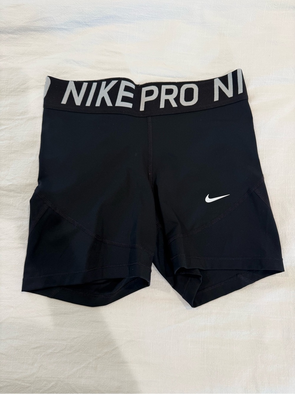 Nike Women’s Dri Fit Black Athletic Shorts Sz M Never Worn